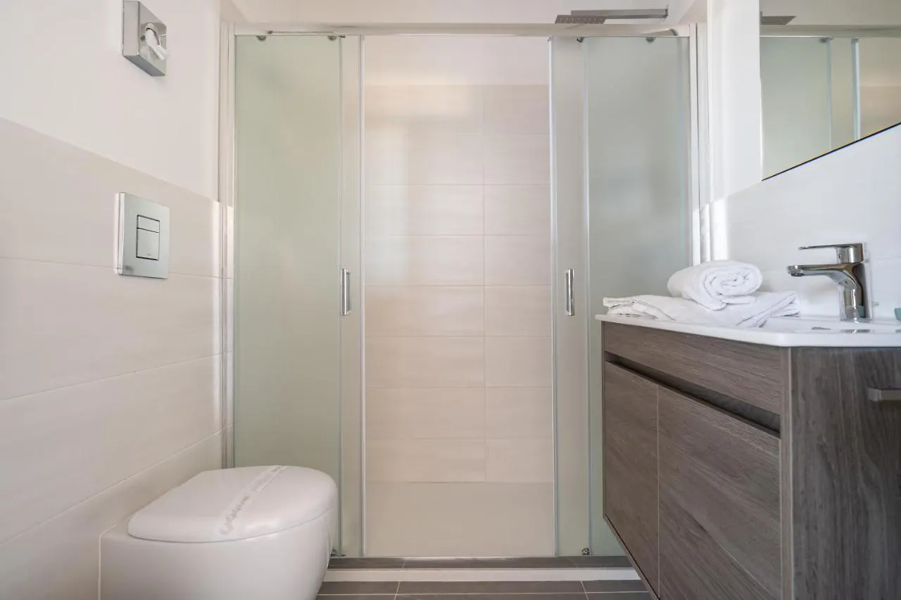 Attico 37 - Comfort Room Con Terrazza Privata Palermo 0*,